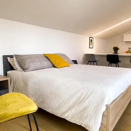 ゲストハウス Alfea Deluxe Loft &