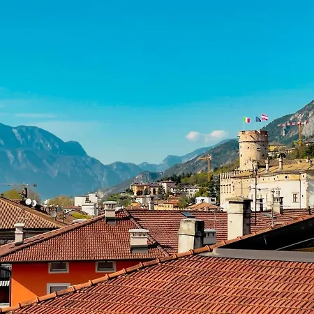 ゲストハウス Alfea Deluxe Loft & 4*